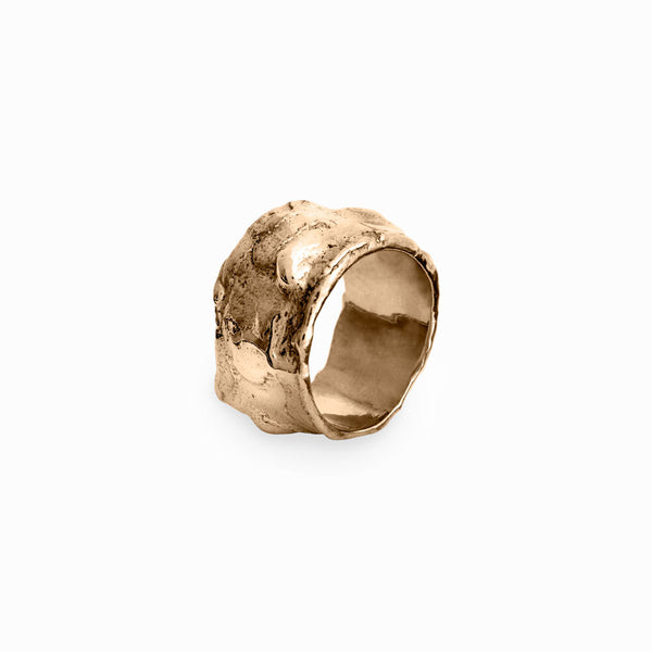 Elke Van Dyke Design image of the Wide Waterfall Ring in Gold side view