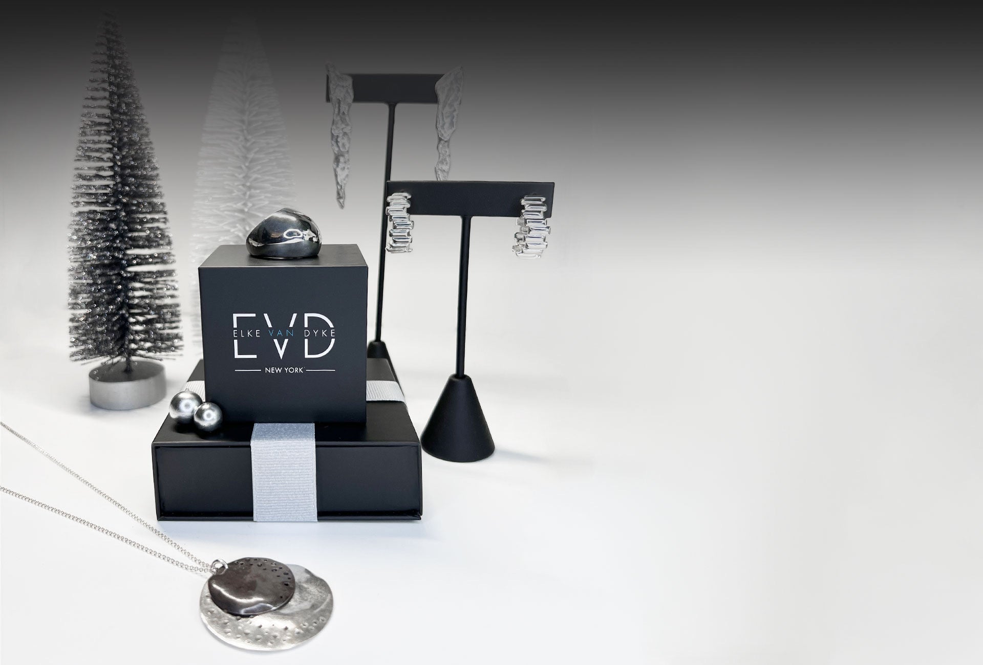 'Tis the Season of Full Shimmer